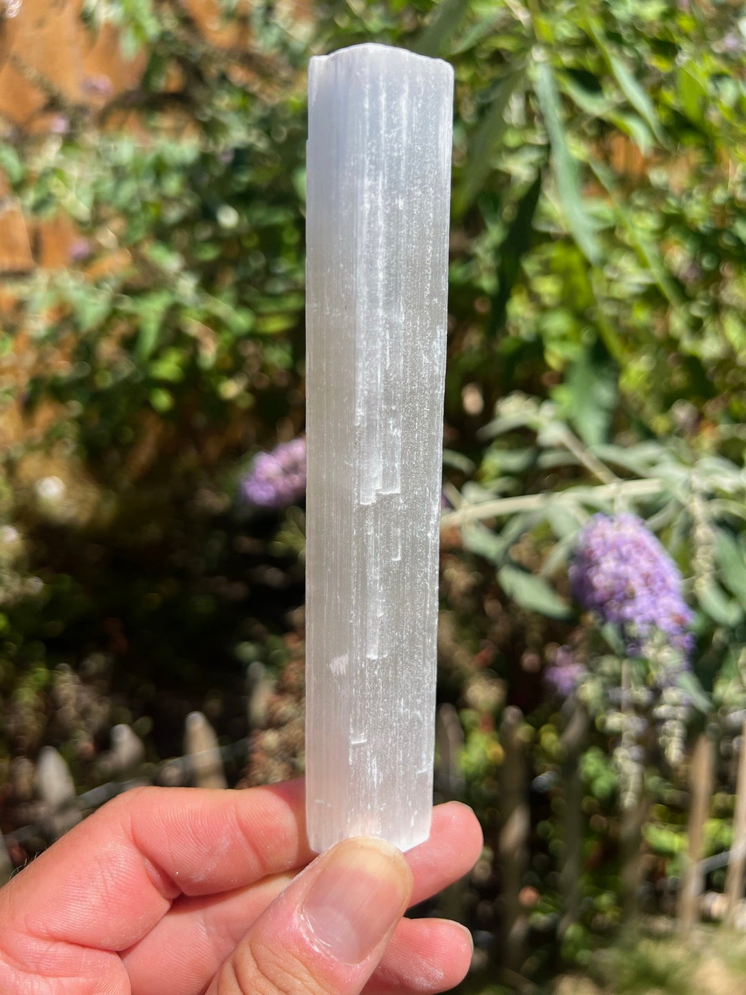 Selenite Crystal benefits